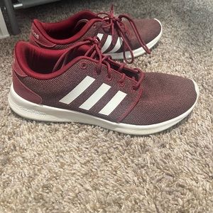 Women’s Adidas Cloudfoam QT racer sneakers size 8.5